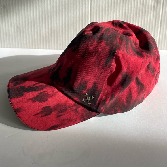 LULULEMON Fast and Free Running Hat Game Day Red OS - Picture 2 of 5
